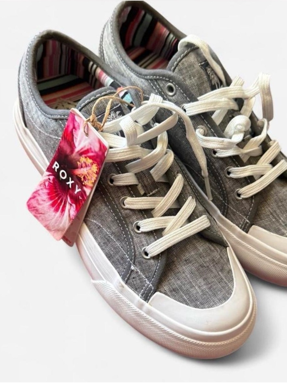 Roxy Cruizers Gray Canvas Low-Top Sneakers with White Accents new